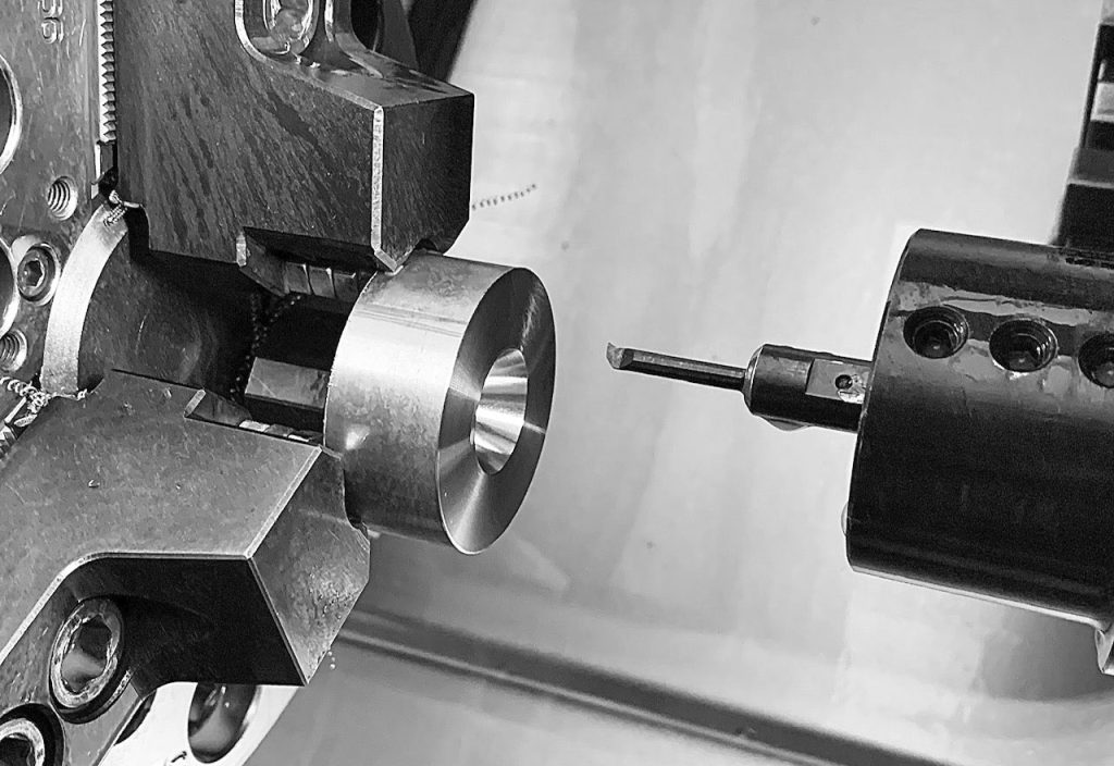 Eine Drehmaschine von AEU Tech GmbH